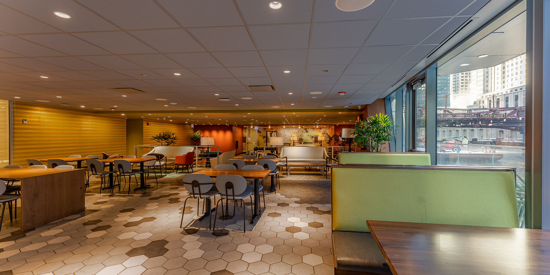 芝加哥豪华餐厅建筑 - 河畔的 THINK FOOD GROUP 咖啡馆
