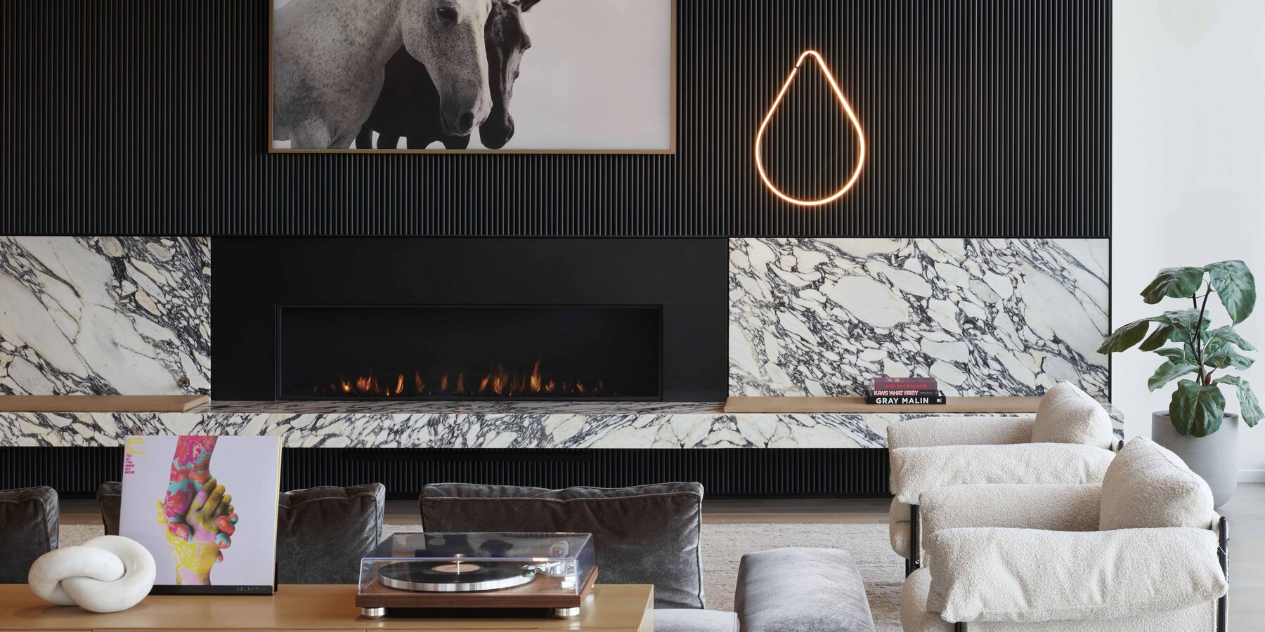 1045 W 星空官网入口便利设施