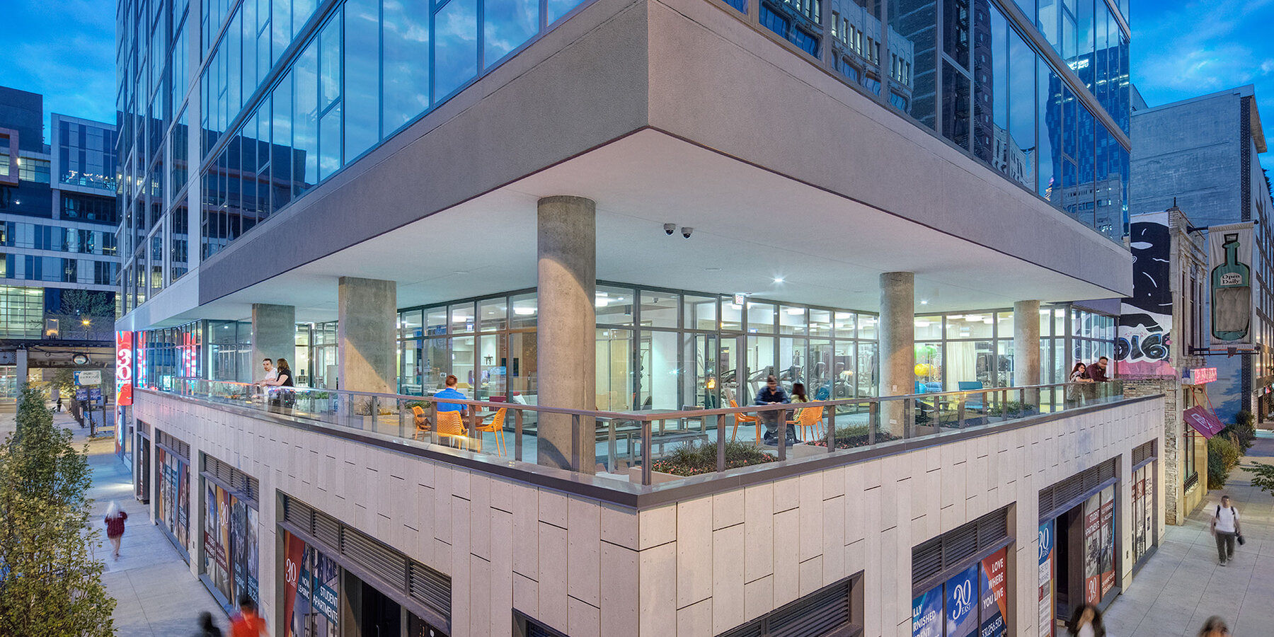 豪华公寓大楼建筑 - 黄昏时分东露台 30 号