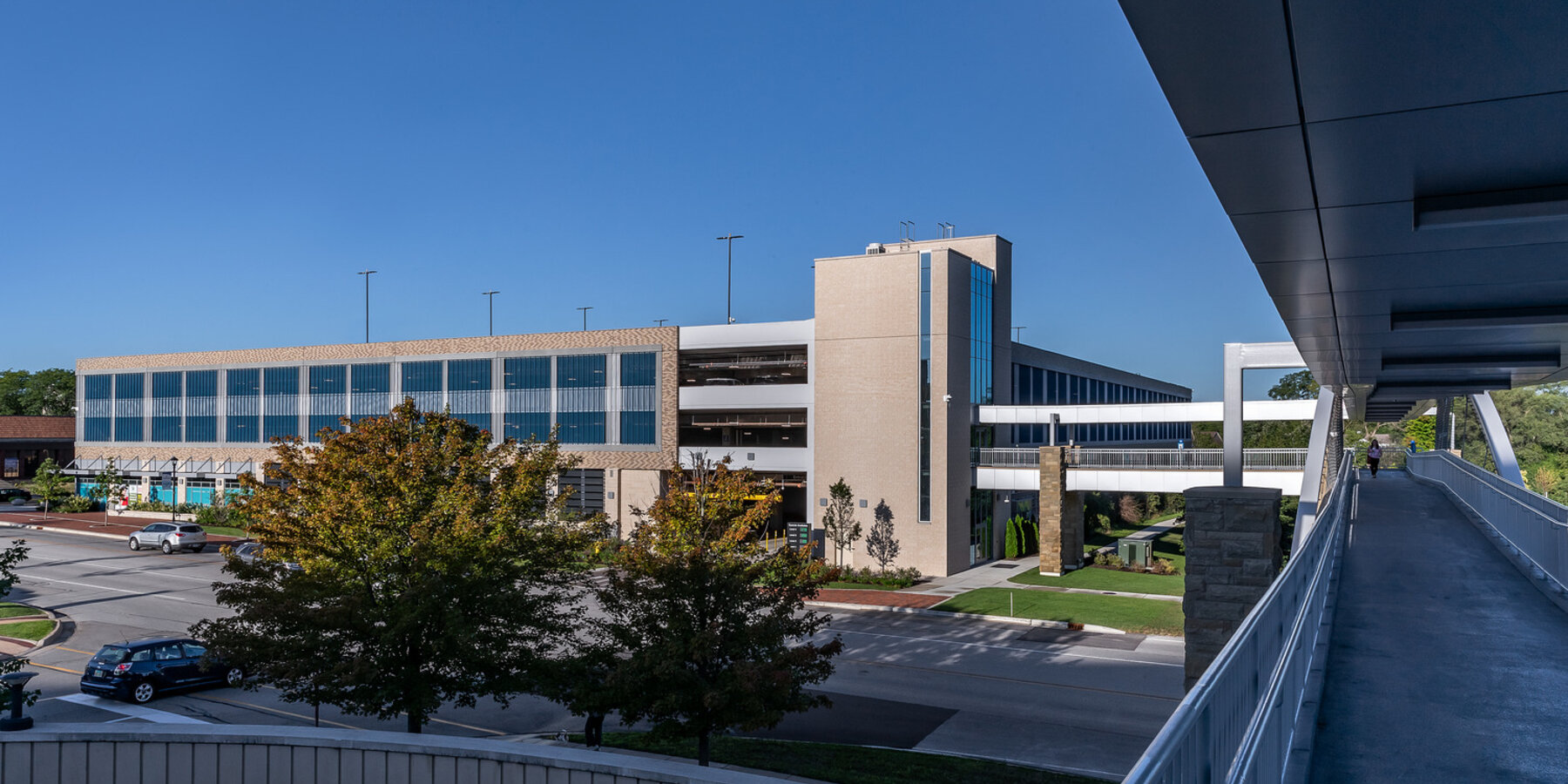 星空官网_NM鼎晖停车场