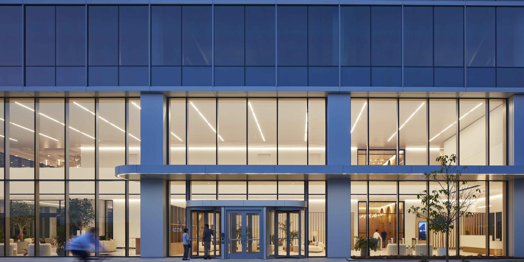 星空官网_1229 W Concord Place 8