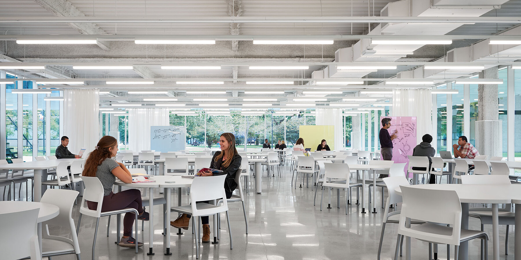 教育建设 - IIT Ed Kaplan 学院内部