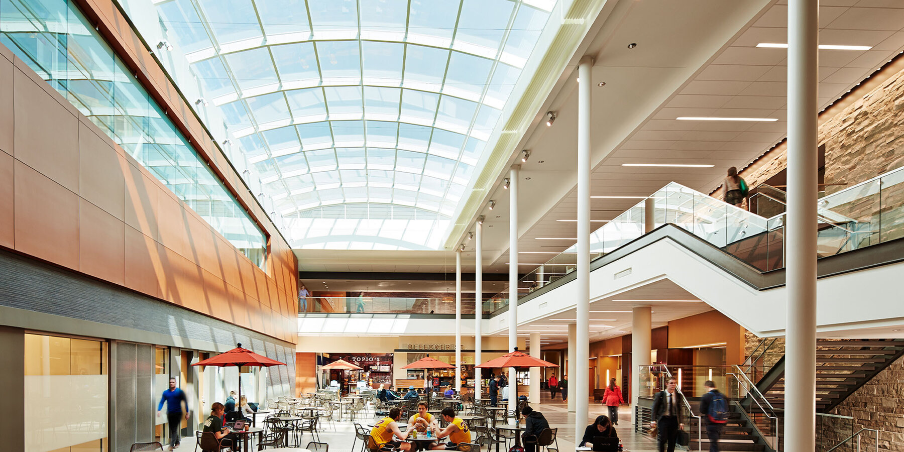 星空官网网页版校园建设 - Loyola Lakeshore Damen 自助餐厅