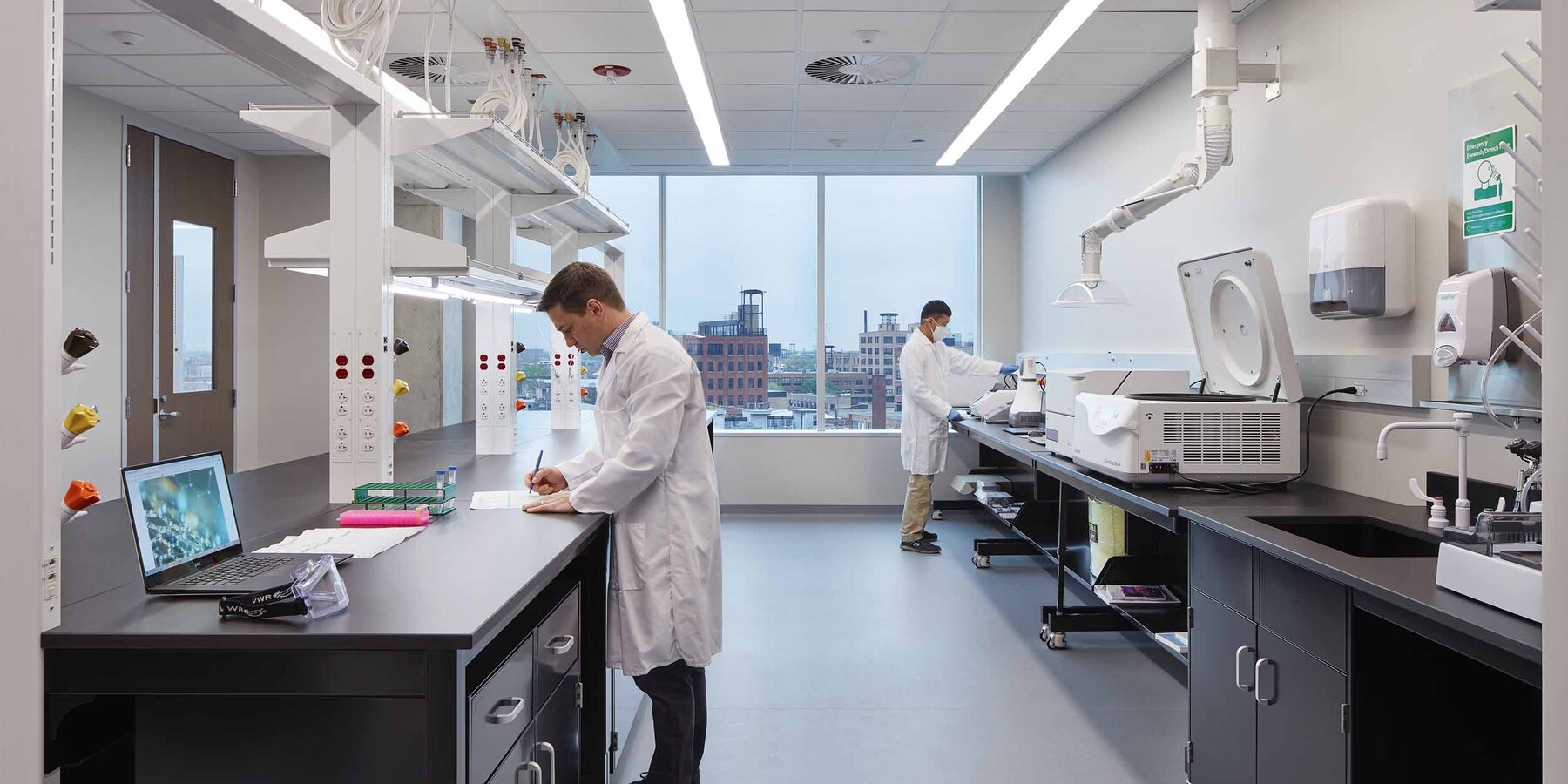 星空官网科学实验室富尔顿实验室星空官网