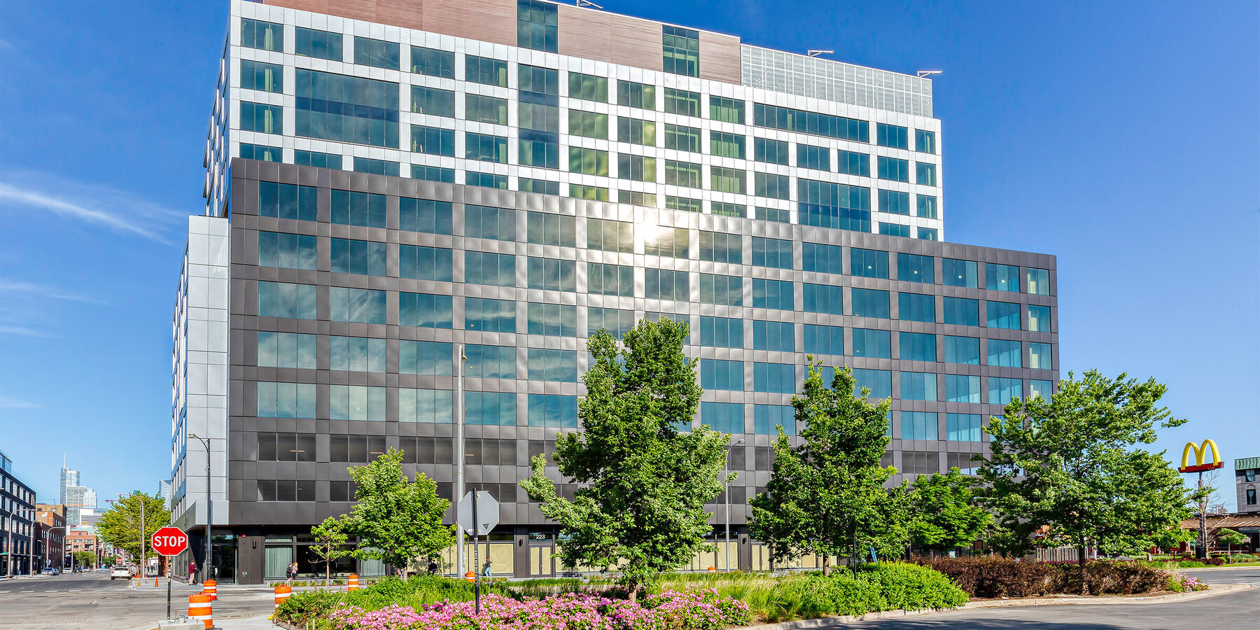 星空官网科学实验室建设 - 富尔顿实验室富尔顿西区大楼外观