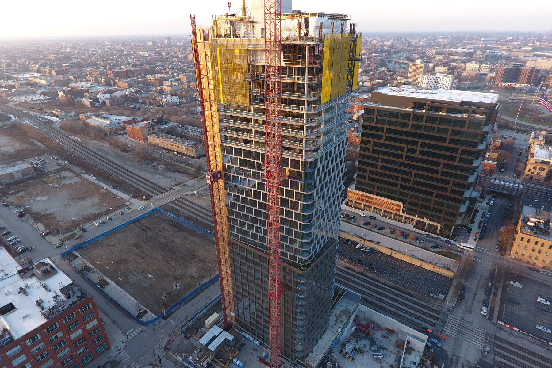 星空官网_多户_1114 W 卡罗尔